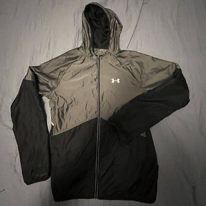 Under Armour Running 🏃‍♂️ jacket size Medium Storm 1 Great used condition !
